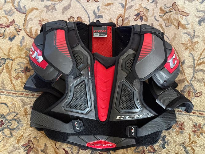Men's Large Senior CCM QuickLite Shoulder Pads (Used)