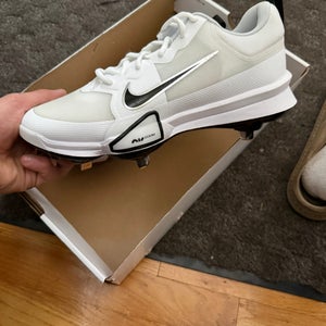 Nike Force zoom trout 9 pro size 9.5 (New)