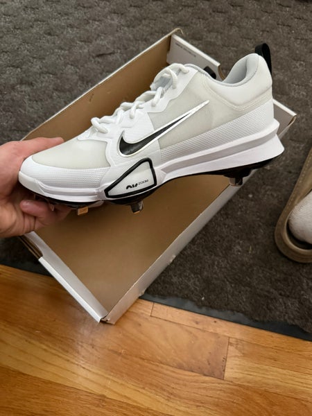 Nike Force zoom trout 9 pro size 9.5 (New)