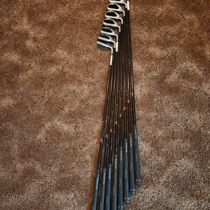 Callaway Big Bertha 2004 Golf Club Iron Set 3-9 / SW RH Graphite Regular Flex - 8 Clubs