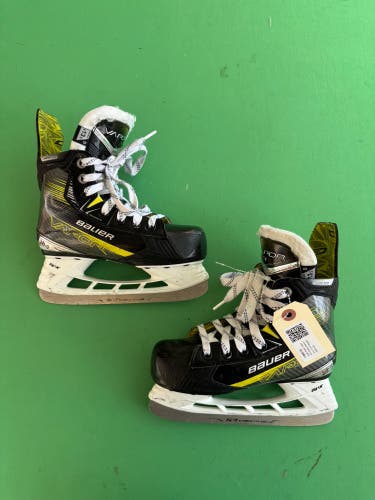 Youth Bauer Vapor X4 Hockey Skates | Size 13.5Y Regular Width (D)