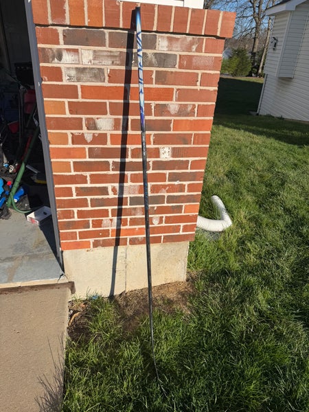 Senior Bauer Vapor Flylite Right Handed Hockey Stick P92 65 Flex Senior (Used)