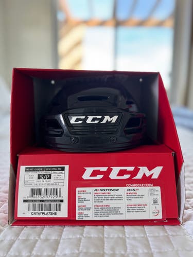 Small CCM Resistance 300 Helmet (New)