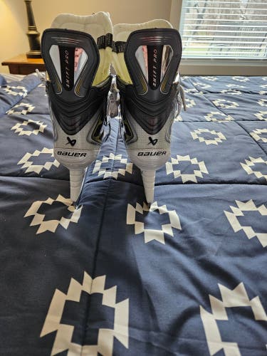 2026 Bauer Vapor X Shift Pro Hockey Skates Regular Width (Used)