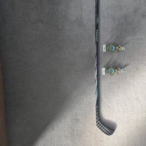 Senior Bauer Proto-R Right Handed Hockey Stick P28 77 Flex (Used)