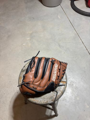 Easton RH Outfield Softball/Baseball Glove 13" (Used like New)