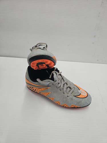 Used Nike Soccer Cleats Grey Junior 05 11769-S000028960