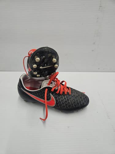 Nike (Used) Size M 7.0 (W 8.0) Black Cleats