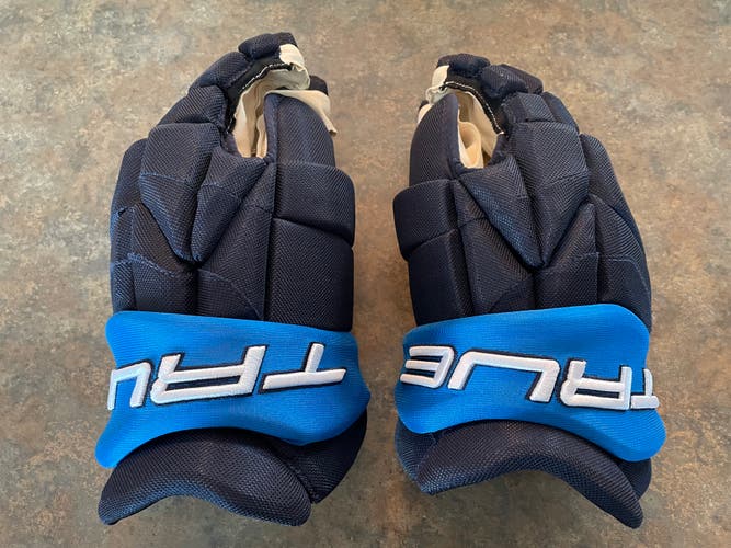 True Catalyst 9x Pro Gloves 14" Pro Stock (Used)