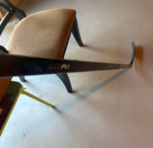 Intermediate CCM JetSpeed FT8 Pro Right Handed Hockey Stick P28 65 Flex (New)