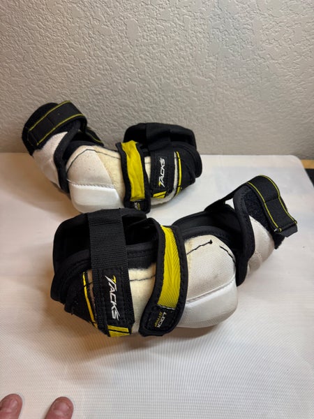Junior Large CCM Tacks 9060 Elbow Pads (Used)