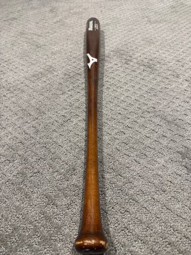 2015 Mizuno MZM271 Maple BBCOR Certified Bat (-3) 33" (Used)