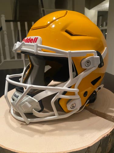 ADULT Medium Riddell SpeedFlex Helmet