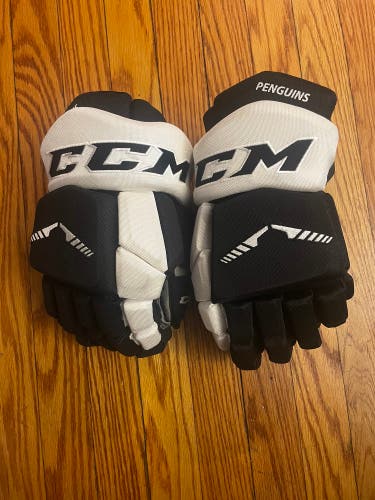 CCM HGTKPP Pro Stock Gloves 13" Penguins (Used)