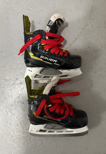 Bauer Supreme Hockey Skates Regular Width 11 (Used)