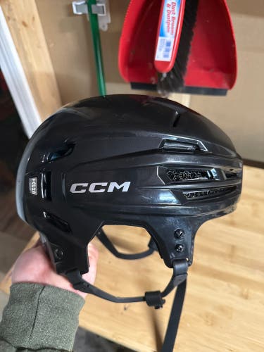 Medium CCM Tacks 920 Helmet (Used)