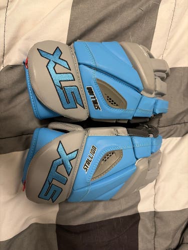 Hopkins STX Stallion 500 Lacrosse Gloves (New)