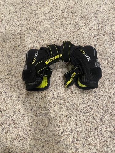 Youth Medium CCM Tacks XF Pro Elbow Pads (Used)