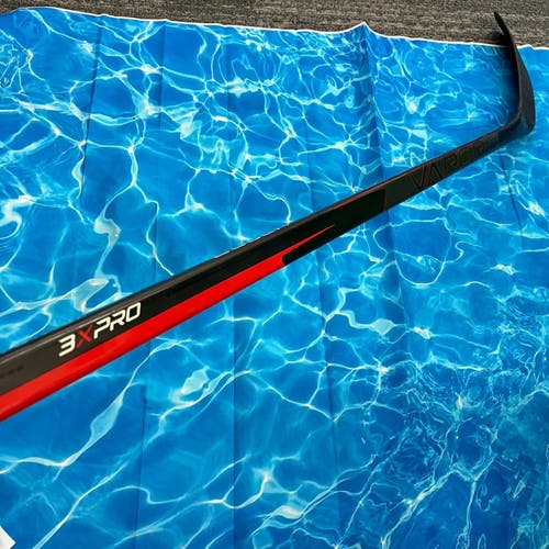Senior Bauer Vapor 3X Pro Hockey Stick Right Handed P92M (Used)