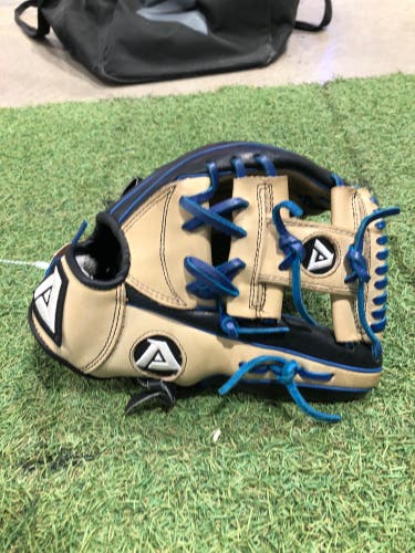 Akadema Pro Soft Elite RH Infield Baseball Glove 11.5" (Used)