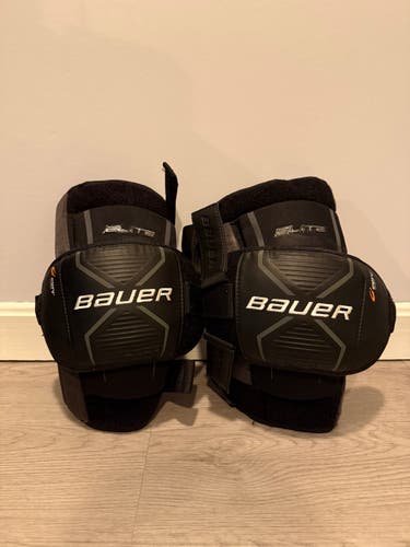 Bauer Elite Knee Guards (Used)
