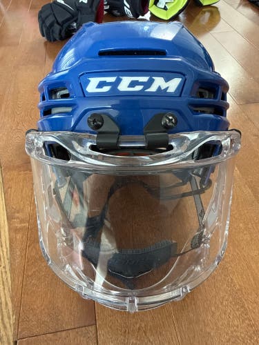 Medium CCM Tacks 910 Helmet (Used) with clear mask