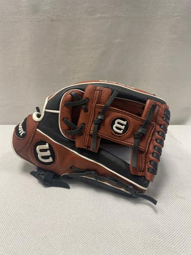 Used Wilson A550 BB/SB Glove RH Throw Black/Orange/White 11 1/2" 11490-S000268436
