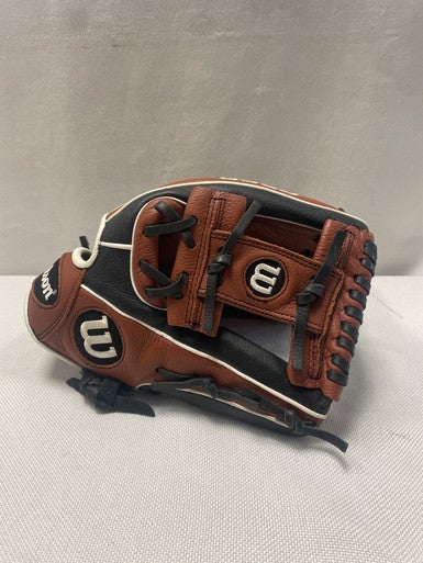 Used Wilson A550 BB/SB Glove RH Throw Black/Orange/White 11 1/2" 11490-S000268436