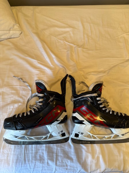2023 CCM JetSpeed FT680 Hockey Skates Regular Width 7.5 (Used)
