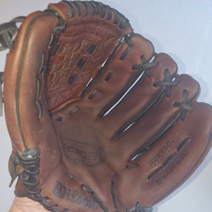 Wilson A905 RH 12.5" Baseball Glove (Pre-Owned)