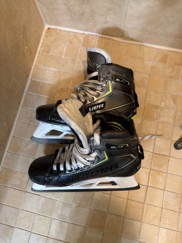 2021 Bauer Elite Hockey Goalie Skates Regular Width 9.5 (Used)