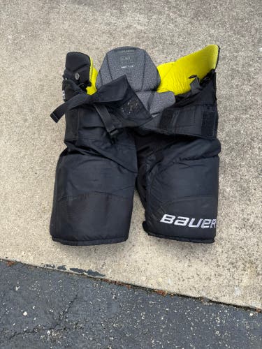 Senior Medium Bauer Supreme 2S Pro Hockey Pants (Used)