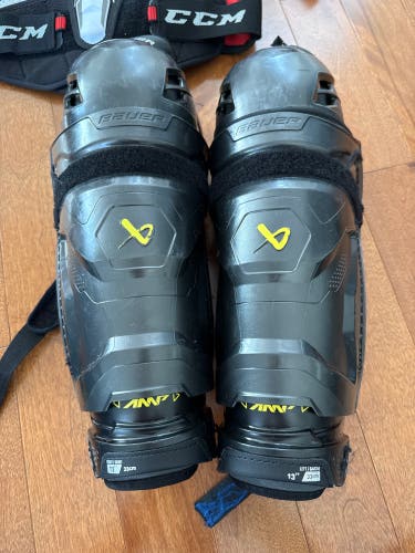 Intermediate Bauer Supreme Mach 13" Shin Pads (Used)