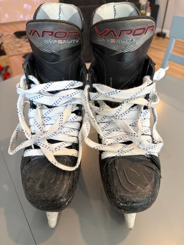 2023 Bauer Vapor Hyperlite 2 Hockey Skates Size 6 (Used)