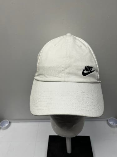 Nike Heritage86 StrapBack Hat White/Black Adjustable Cap Casual Activewear