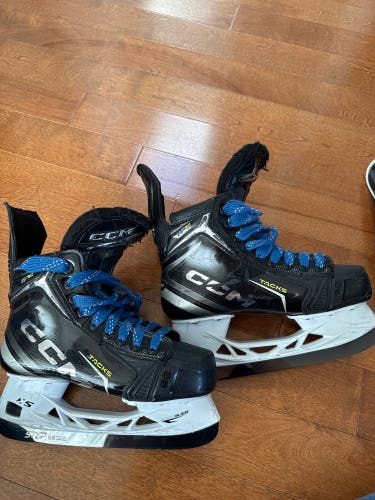 2024 CCM Tacks XF 90 Hockey Skates Size 4 (Used)