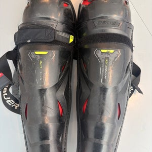 Senior Bauer Vapor Hyperlite 17" Shin Pads (Used)