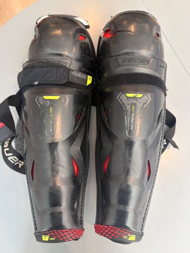 Senior Bauer Vapor Hyperlite 17" Shin Pads (Used)