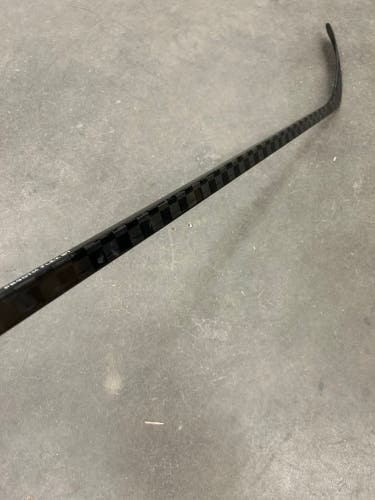 Senior Pro Blackout Hockey Stick | RH P90TM Pro Stock