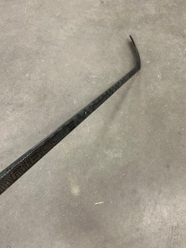 Junior CCM Ribcor Trigger 6 Pro Hockey Stick | RH P88