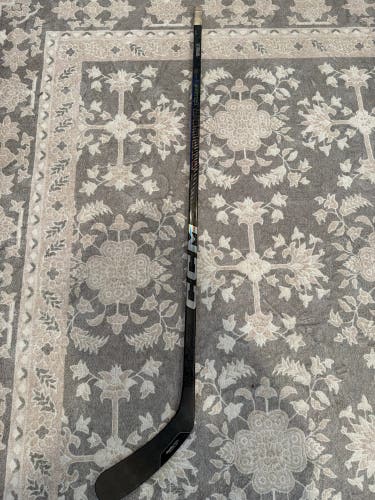 Intermediate CCM Ribcor Trigger 9 Pro Right Handed Hockey Stick P29 55 Flex (New)