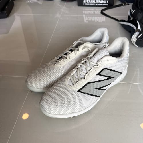 White Men's Size M 12.0 (W 13.0) Adult New Balance Low Top (New)