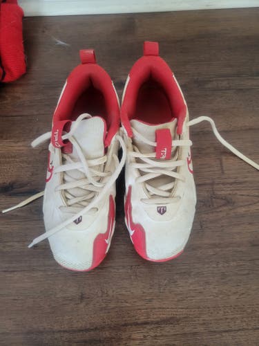 White Men's 3.5Y (Big Kids / Youth) Youth Nike Low Top Trout Molded Cleats (Used)