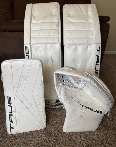 33" 2023 True 9X3 Regular Goalie Full Set (Used)