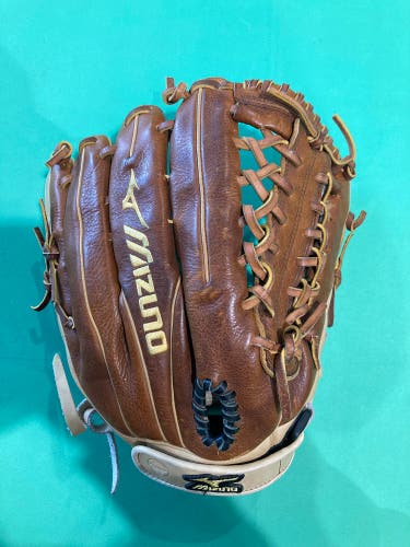 RH 13" Mizuno Classic Fastpitch Softball Glove