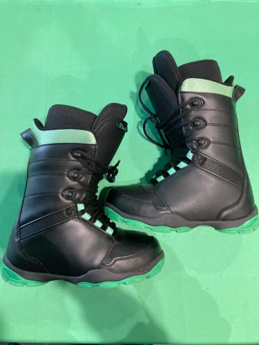 Women's 5th Element L-1 Snowboard Boots | Size 8