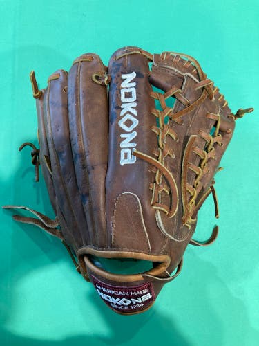 RH 12.75" Nokona Walnut Baseball Glove