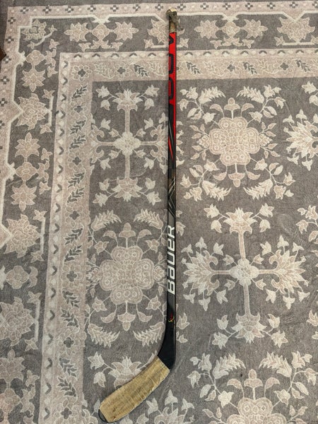 Junior Bauer Vapor Flylite Right Handed Hockey Stick P28 50 Flex (Used)