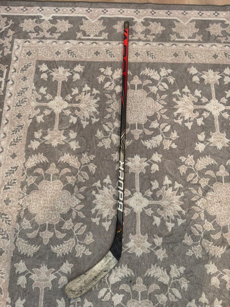 Youth Bauer Vapor Flylite Right Handed Hockey Stick P92 30 Flex (Used)