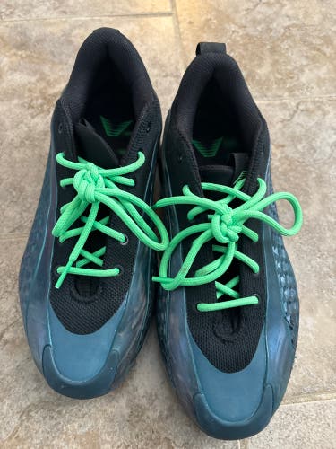 Men's Size M 7.5 (W 8.5) Adidas Shoes (Used)